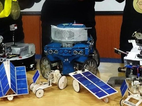 Bangga, Robot Ciptaan Mahasiswa Unikom Bandung Raih Medali Emas di Amerika