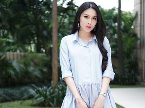 Sandra Dewi dan Sahabat Seru-Seruan Baby Shower Pakai Piyama