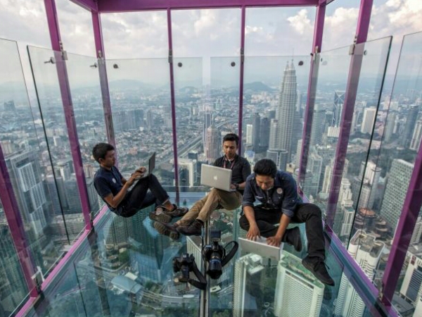 Tes Adrenalin, Berani Mencoba Melayang Di Atas Langit Kuala Lumpur?