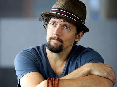 Wow! Jason Mraz Akan Tampil Dalam Saturday Night Live Korea!