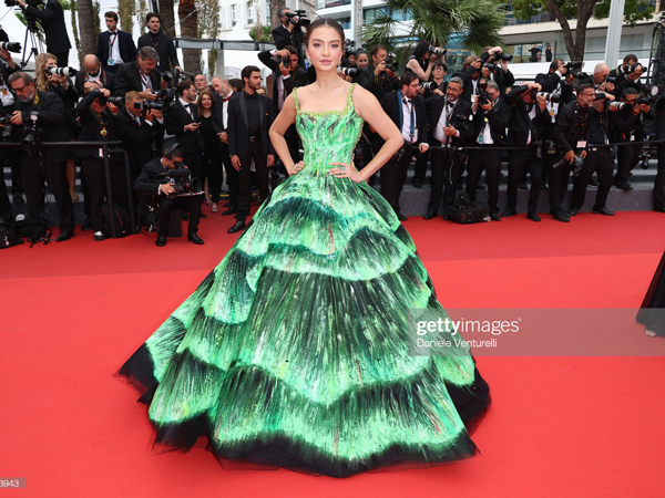 Penampilan Memukau Raline Shah di Red Carpet Cannes Film Festival 2022