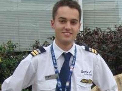 Ryan Irwin  Jadi Pilot Termuda di Inggris