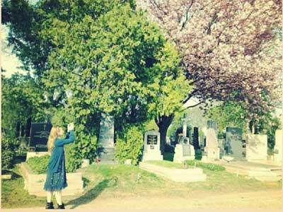 Tae Yeon SNSD Mampir ke Makam Beethoven