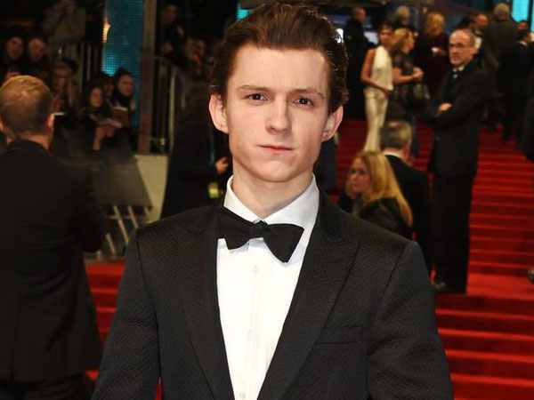 Tom Holland Pacari Lawan Mainnya di 'Spider-Man: Homecoming'?