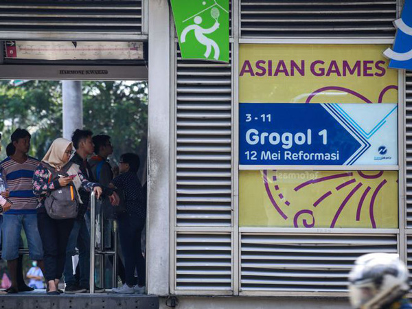 Deretan Hal yang Sebaiknya Tidak Dilakukan Saat Naik Transjakarta