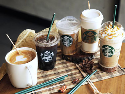 Starbucks Tidak Akan Lagi Menggunakan Sedotan Plastik