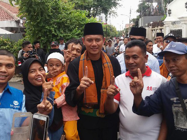 Merasa 'Keren' Pakai Baju Adat Betawi, Agus Yudhoyono Ingatkan Warga Jangan Tertipu Isu