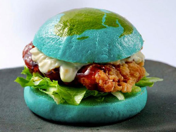 Unik, Burger Ini Dibuat Menyerupai Bola Dunia!