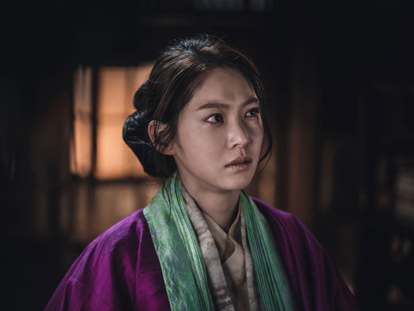 Gong Seung Yeon Dipaksa Menikahi Lee Jin Wook dalam Drama 'Bulgasal'