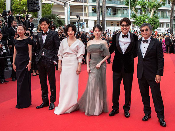 Kang Dong Won Hingga IU Hadiri Pemutaran Perdana Film Broker di Cannes
