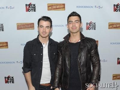 Wah, Joe Jonas Tak Ucapkan Selamat Ulang Tahun Pada Kevin Jonas?