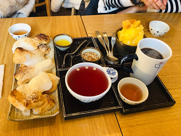 Ngemil Dessert Tradisional Rendah Kalori di Twinkle Twinkle Little Tea House