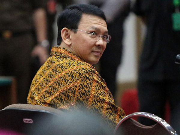 Bebaskan dan Penjarakan, Dua Hashtag Ini Bertarung Panas di Tengah Sidang Pledoi Ahok