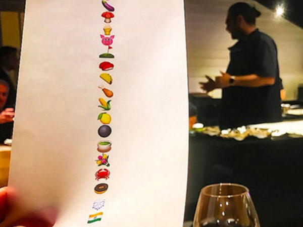 Punya Alasan Unik, Restoran Ini Gunakan Emoji Jadi Daftar Menu!
