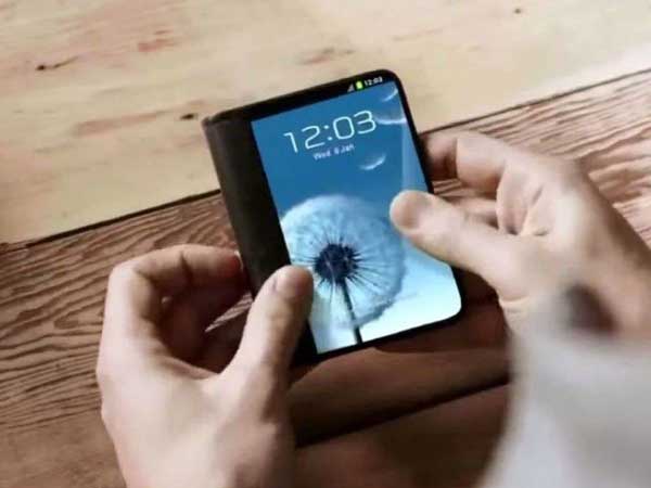 Sukses dengan Layar Lengkung, Samsung Siap Uji Coba Smartphone Lipat Tahun Ini