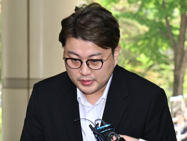 Kim Ho Joong Dijatuhi Hukuman Penjara 2,5 Tahun Atas Kasus DUI dan Tabrak Lari