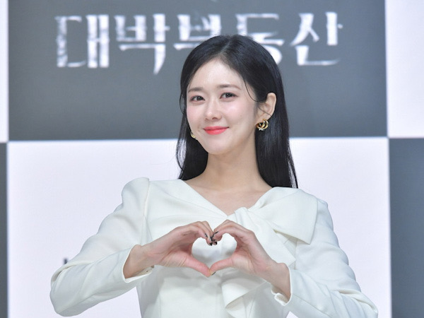 Jang Nara Umumkan Akan Menikah, Calon Suami Lebih Muda 6 Tahun