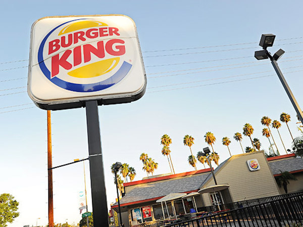 Mengharukan! Burger King Ingin Kita Memesan di McDonald’s