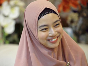 Atlet Wushu Lindswell Kwok Kejutkan Netizen dengan Penampilan Barunya Berhijab Syar'i