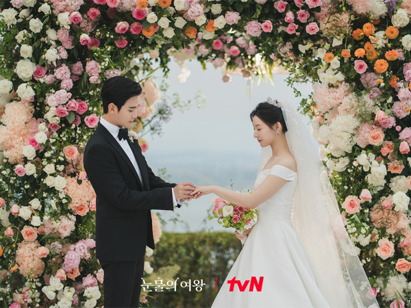 Drama 'Queen of Tears' Rilis Foto Pernikahan Kim Soo Hyun dan Kim Ji Won