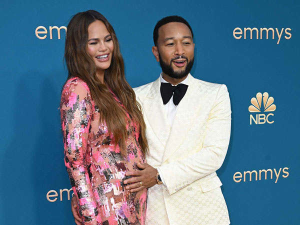 Chrissy Teigen dan John Legend Ungkap Jenis Kelamin dan Nama Anak Ketiga