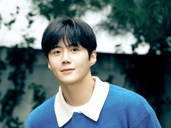 Kim Seon Ho Diajak Gabung ke Agensi Song Joong Ki Usai Berpisah dengan SALT Entertainment