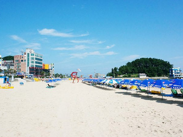 Korsel Tetapkan Aturan Jarak Sosial di Pantai, Bisa Ditiru di Indonesia Nih