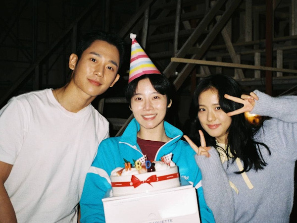 Jung Hae In dan Jisoo BLACKPINK Kompak Unggah Foto Bareng Mendiang Kim Mi Soo