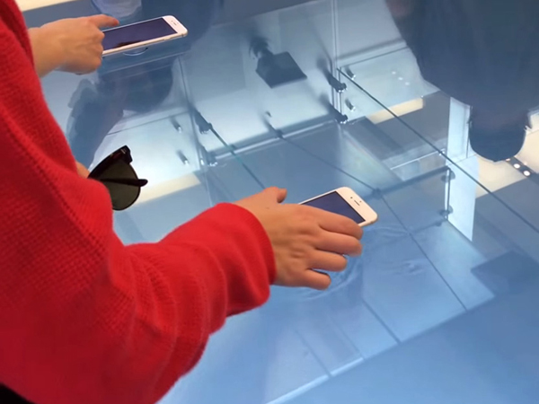 Apple Rancang Meja 3D di Apple Store untuk Pamerkan iPhone 6S