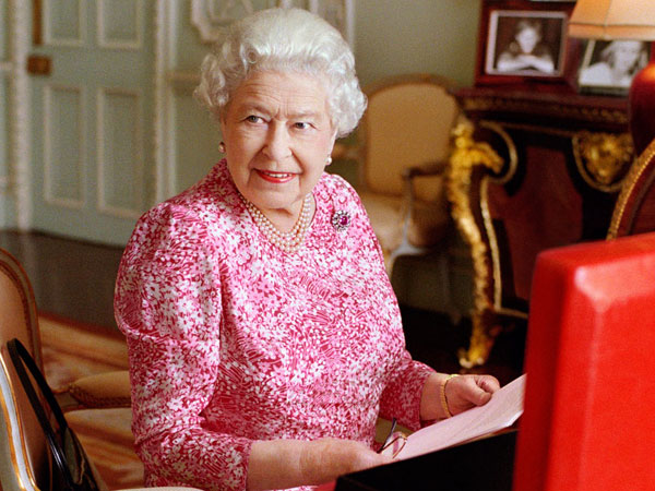 Buka Lowongan untuk Tim Sosial Media, Ratu Elizabeth Tawarkan Gaji Setengah Miliar!