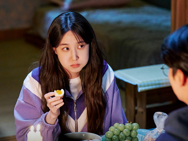Intip Park Eun Bin Saat Beradaptasi Dengan Dunia Serba Modern di Drama Castaway Diva