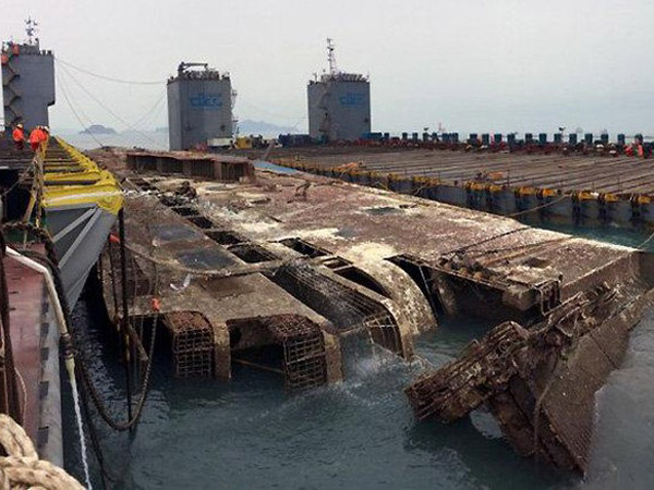 Tenggelam 3 Tahun, Pengangkatan Bangkai Feri Sewol Berlangsung Dramatis