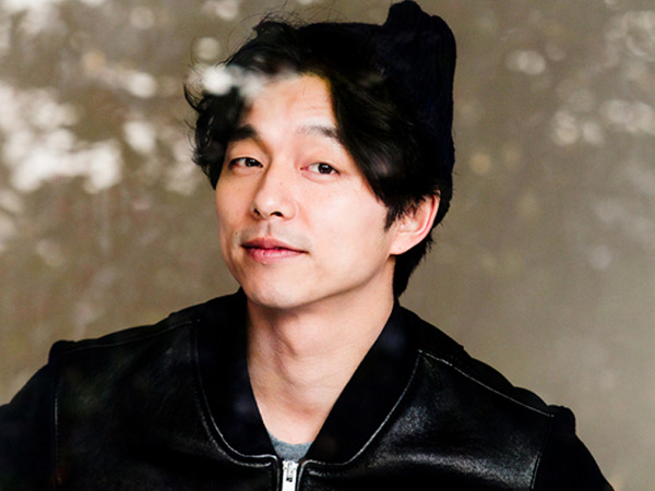 Kedapatan 'Genit' ke Fans, Reaksi Lucu Gong Yoo Ini Jadi Viral!