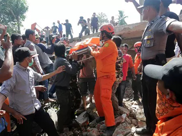 Dijanjikan Santunan, Korban Tewas Gempa Aceh Melonjak Hingga 97 Orang