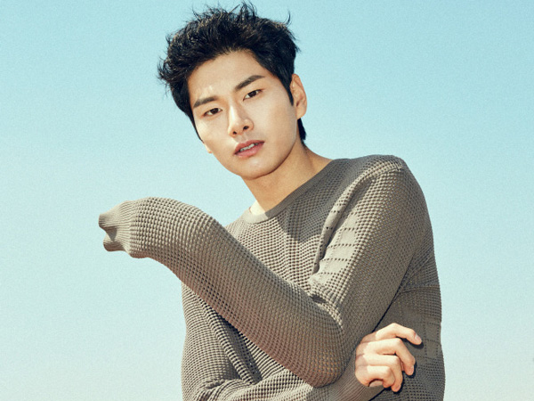 Lee Yi Kyung Dilaporkan Bintangi Drama Balas Dendam Terbaru