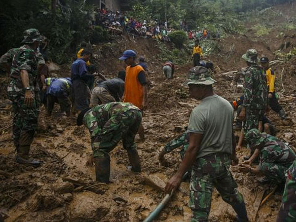 Wilayah Jawa Tengah Dilanda Banjir dan Longsor, 28 Tewas dan Puluhan Orang Hilang