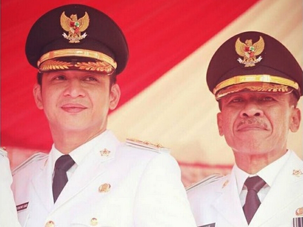 Wali Kota dan Wakil Kompak Merokok Saat Berseragam Dinas, Pasha Tuai Protes Netizen