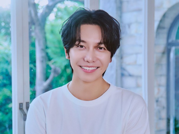 Lee Seung Gi Umumkan Rilis Album Peringatan 20 Tahun Debut 'With'