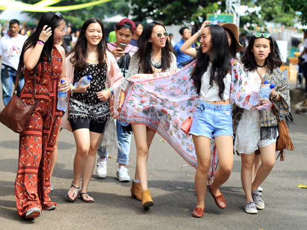 Intip Tipikal Fashion Musim Panas Jakarta di 'We The Fest 2015'