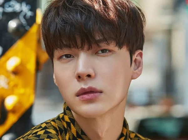 Ahn Jae Hyun Bintangi Variety Show Olahraga Na PD