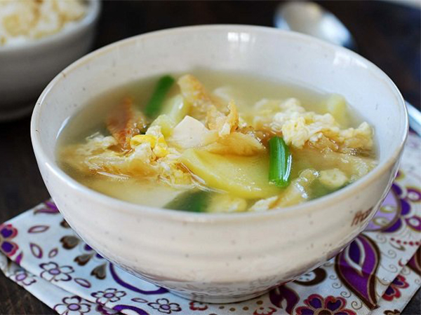 Menikmati Sup Ikan Pollock yang Penuh Nutrisi Khas Korea, Bogeoguk
