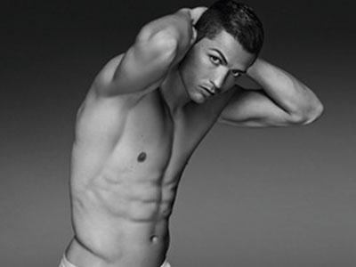 Ikuti Jejak David Beckham, Kini Cristiano Ronaldo Banting Setir Jadi Model