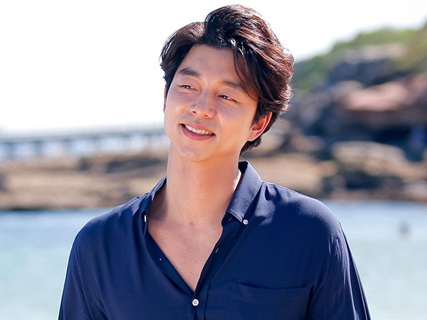 Heboh Foto Gong Yoo 'Nyeker' Nikmati Liburan di Lombok