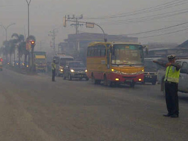 Kabut Asap Tebal di Riau Ternyata Berasal dari Jambi dan Sumatera Selatan