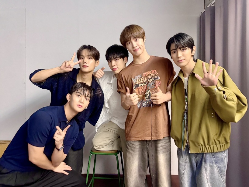 Bae Jinyoung Hengkang, CIX Lanjut dengan 4 Member