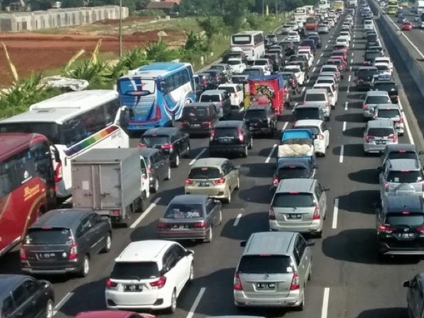 Ada Jalur Khusus Untuk Kendaraan Ini Selama Sistem One Way Cikampek Diberlakukan di Arus Mudik