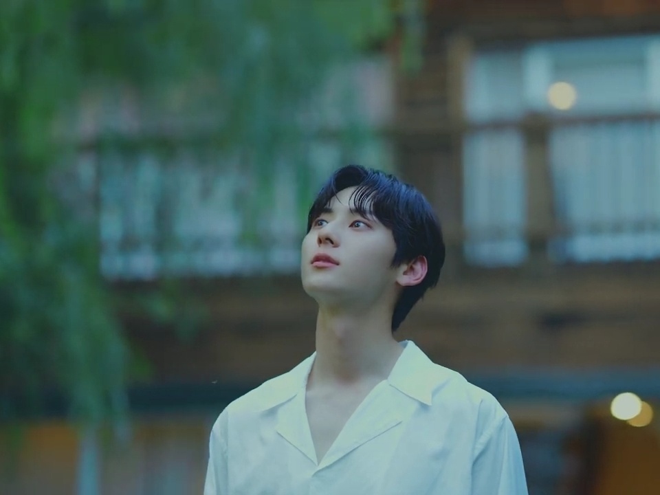 Hwang Minhyun Rilis Single Solo 'Again'