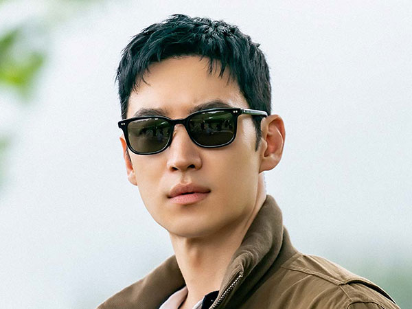 Lee Je Hoon Kembali Bintangi Taxi Driver 3
