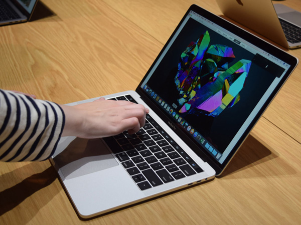 Apple Tanggapi Masalah Overheat pada MacBook Pro 2018