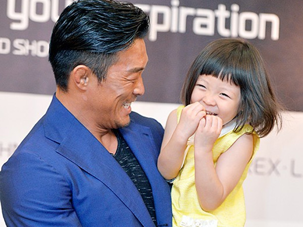 'Superman Returns' Konfirmasi Tanggal Syuting Terakhir Sarang dang Sang Ayah
